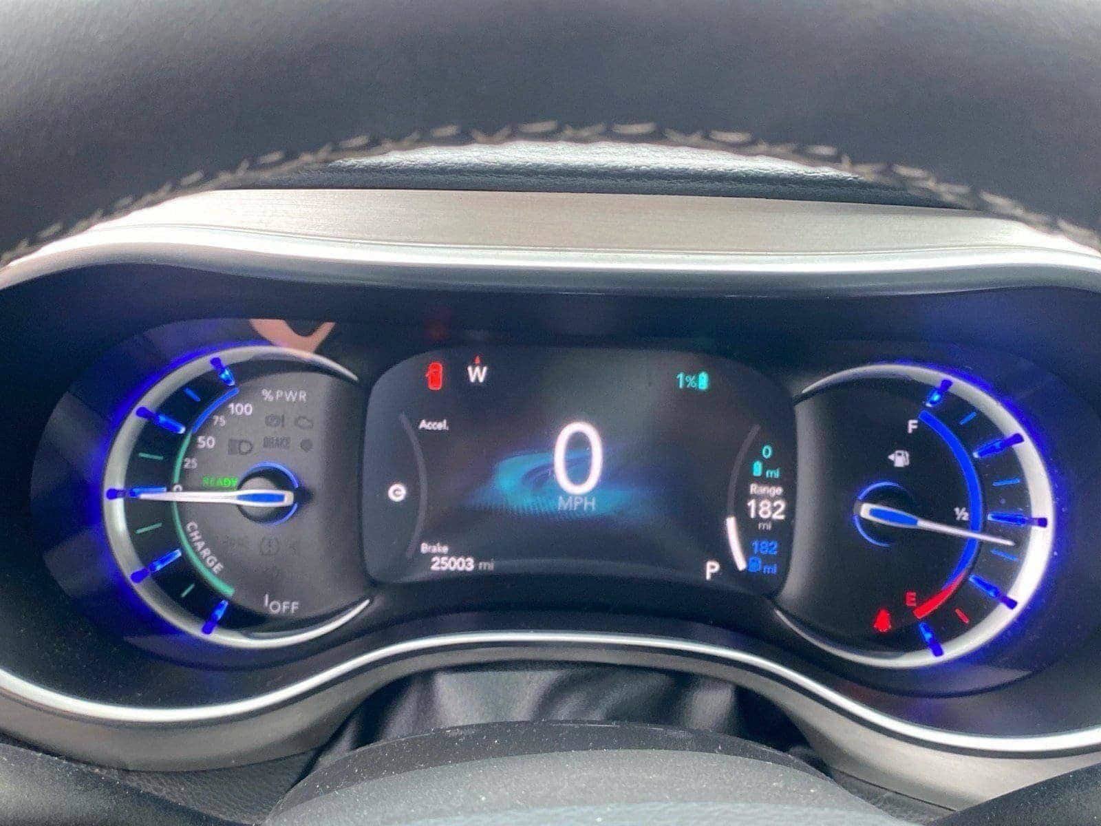 Used 2024 Chrysler Pacifica Premium FWD image 20