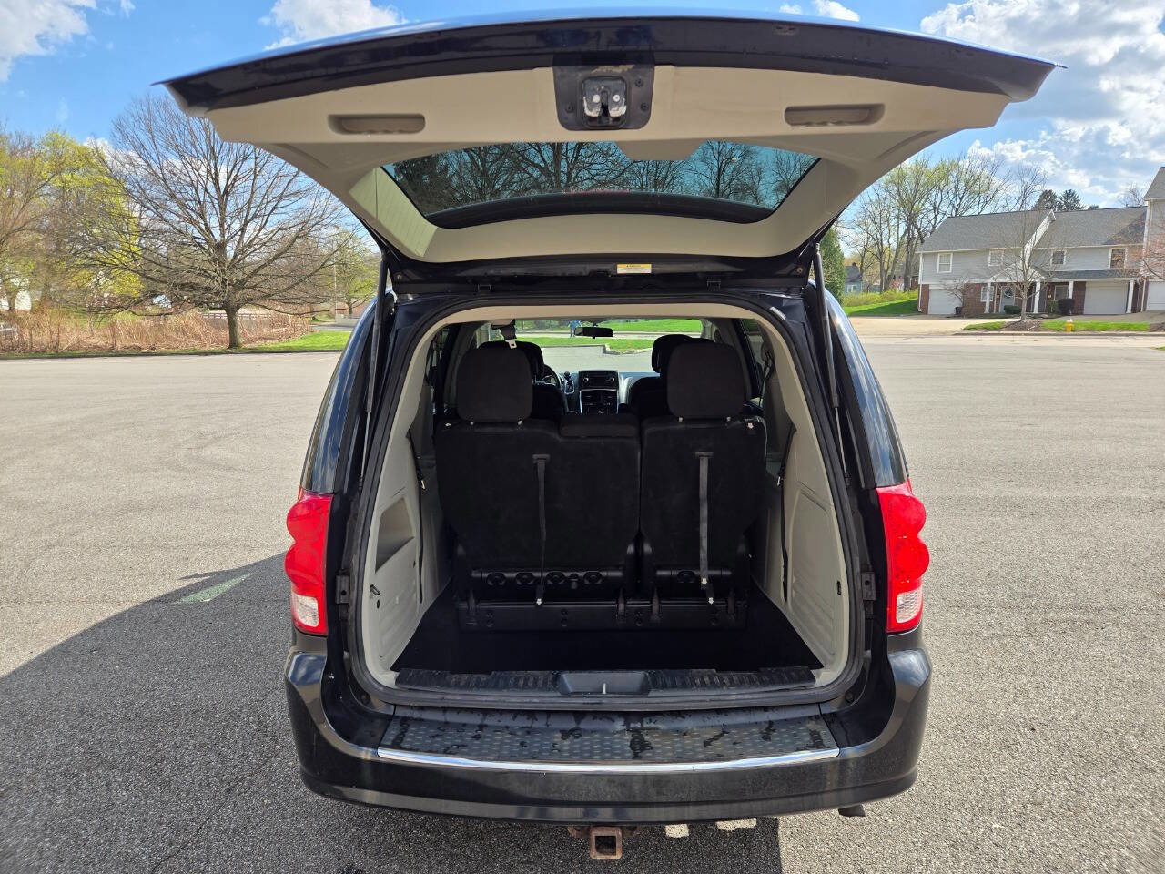 Used 2012 Dodge Grand Caravan Crew FWD image 34