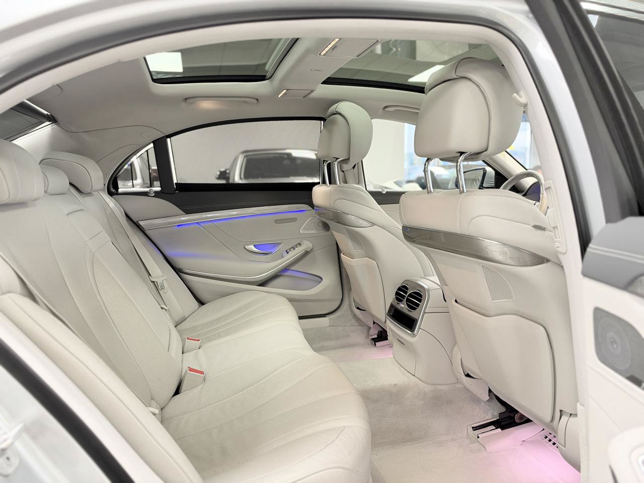 Used 2017 Mercedes-Benz S 550 Sedan image 25
