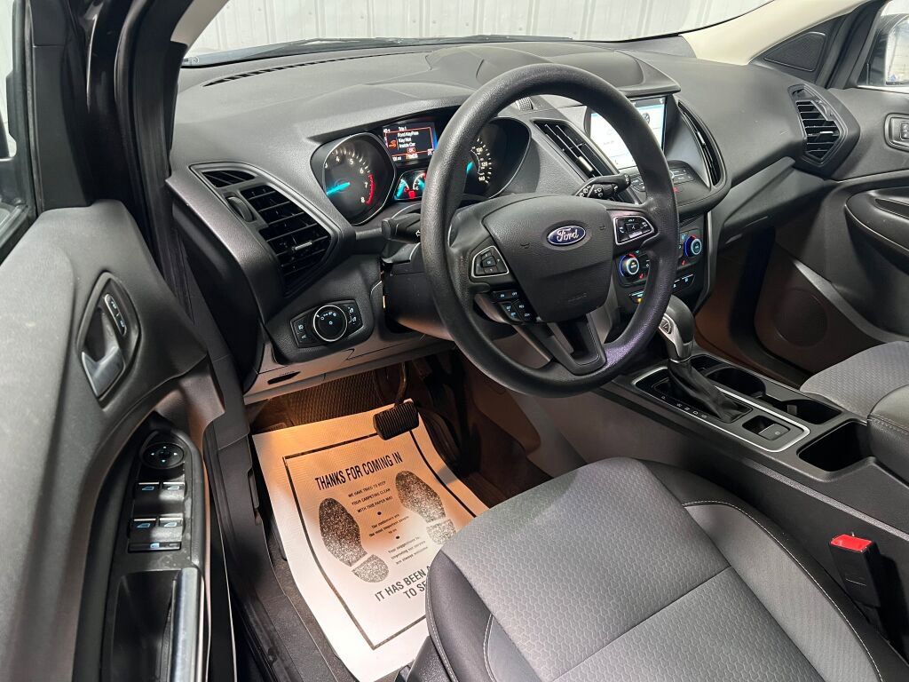 Used 2019 Ford Escape SE image 2