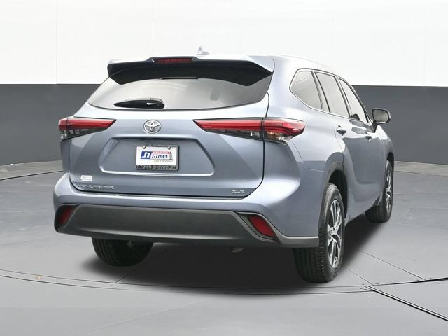 Used 2021 Toyota Highlander XLE FWD image 12