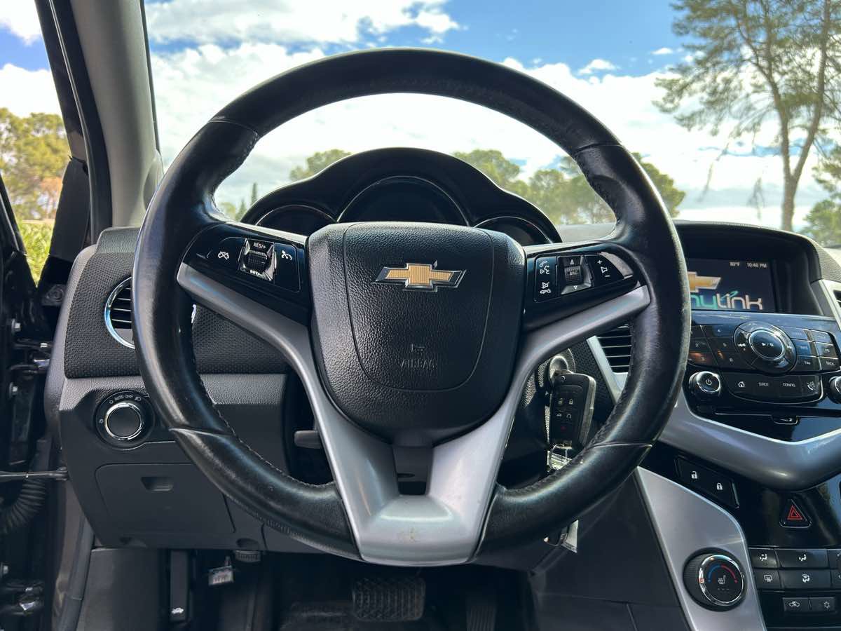 Used 2014 Chevrolet Cruze Diesel FWD image 12
