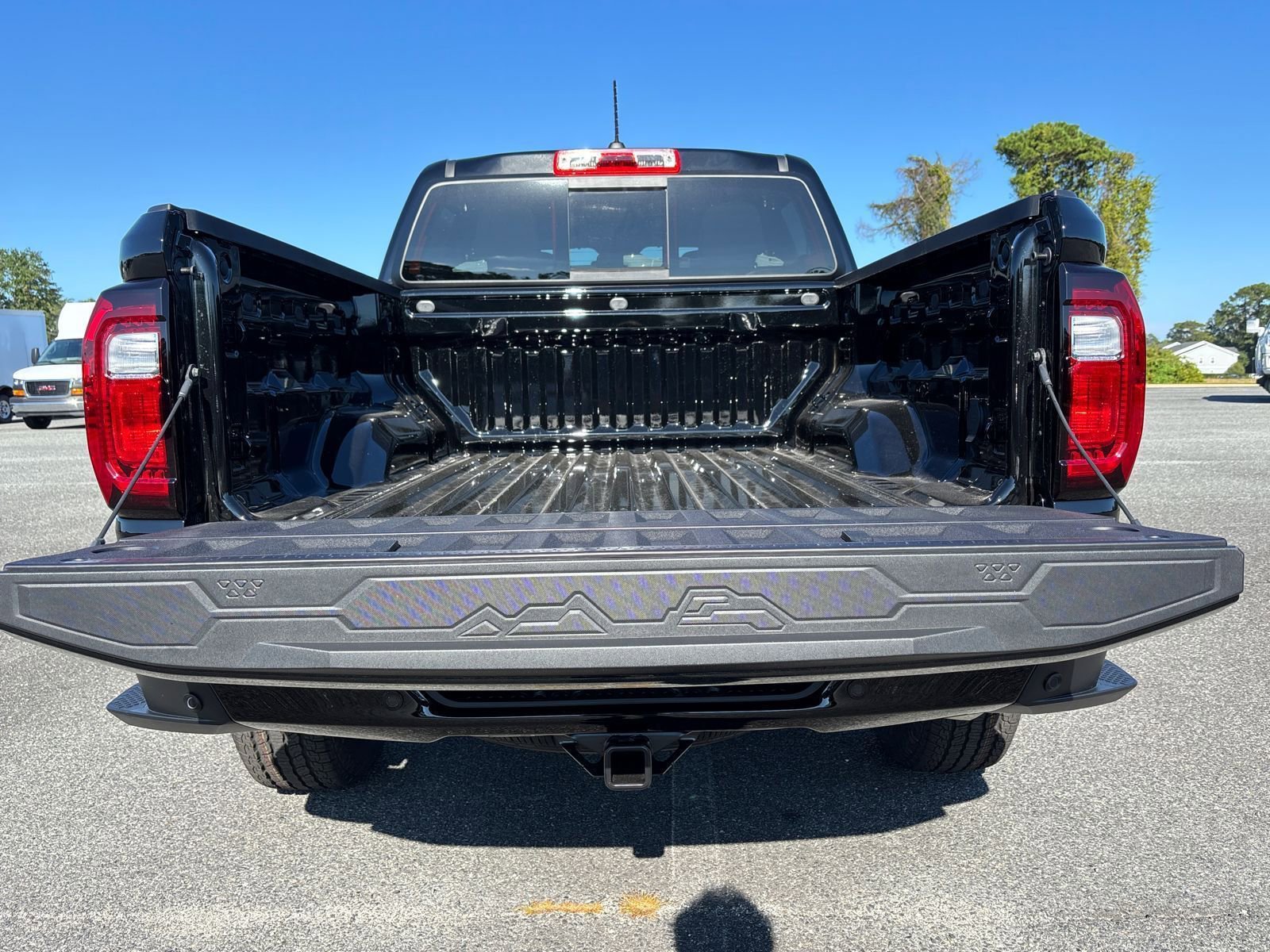 New 2026 GMC Canyon Elevation w/ Convenience Package RWD image 30