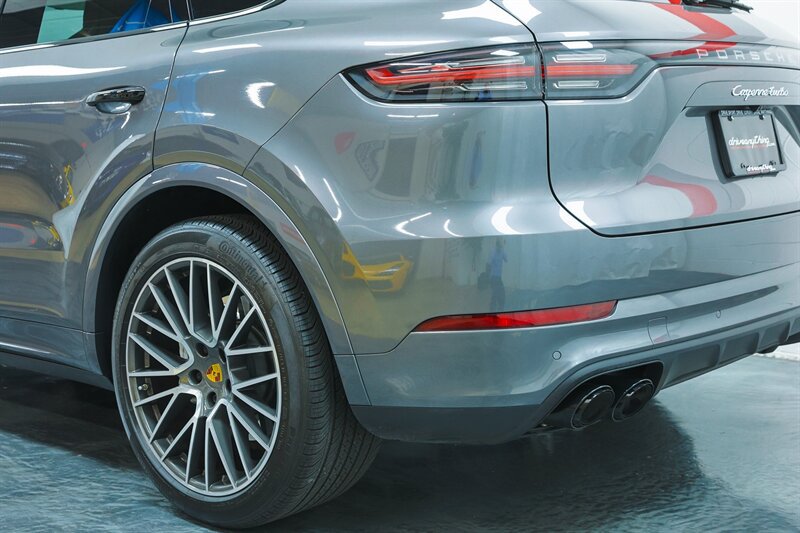 Used 2020 Porsche Cayenne Turbo AWD/4WD image 22
