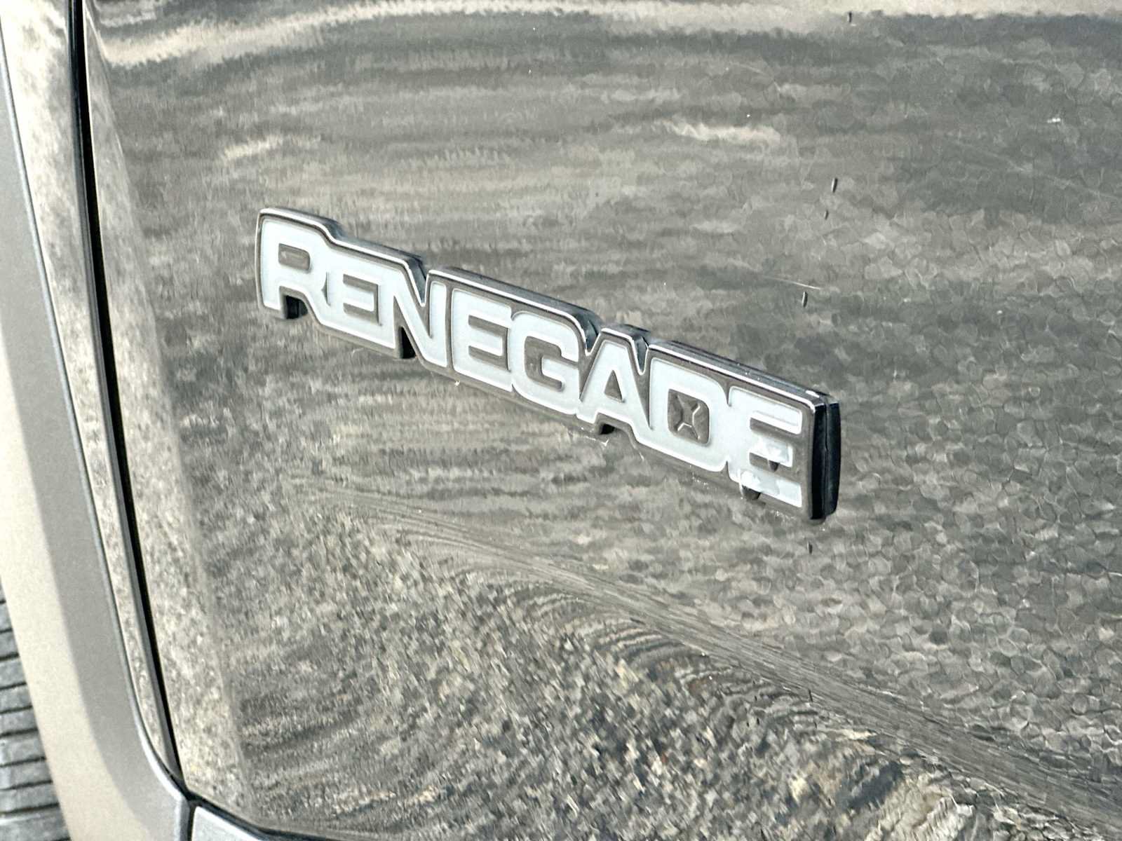 Used 2023 Jeep Renegade Latitude AWD/4WD image 15