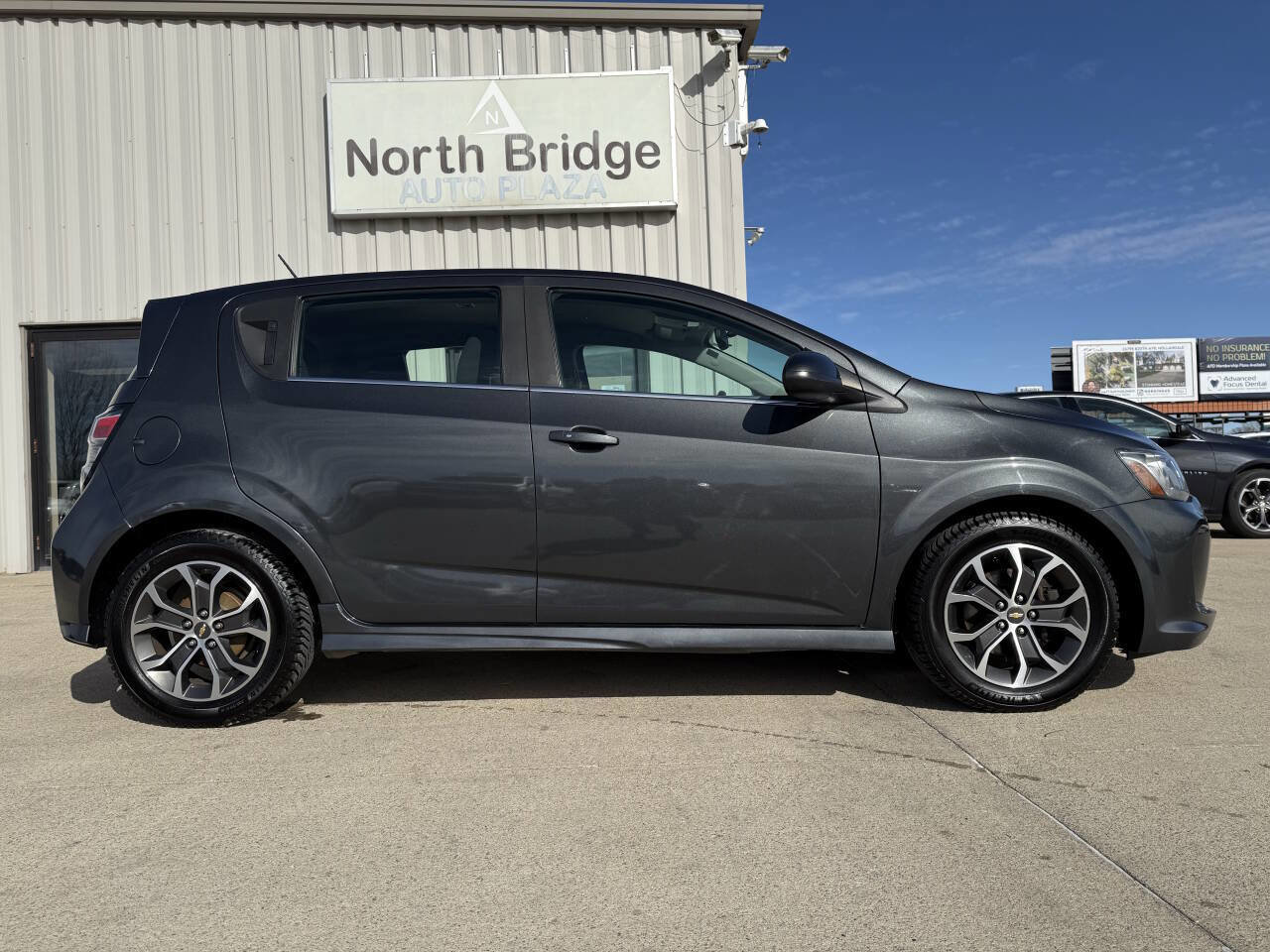 Used 2017 Chevrolet Sonic LT w/ Convenience Package FWD image 24