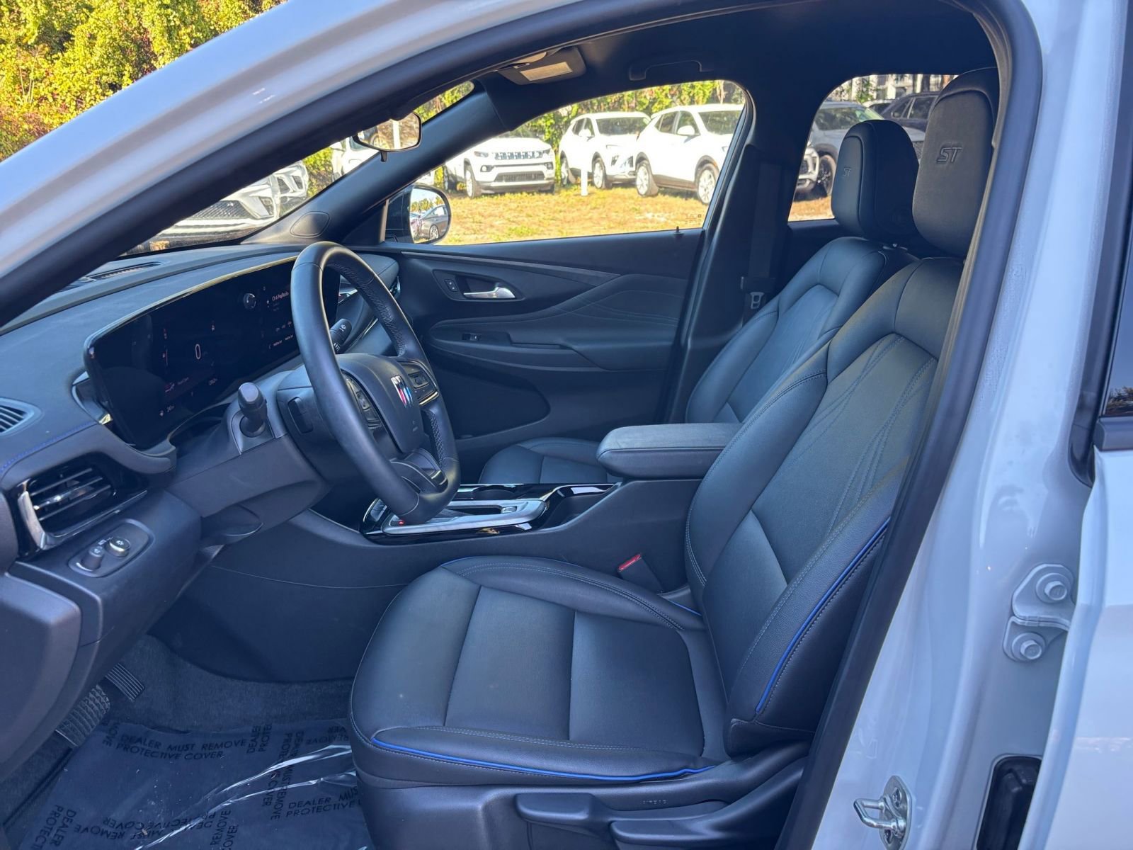 Used 2025 Buick Envista Sport Touring image 27