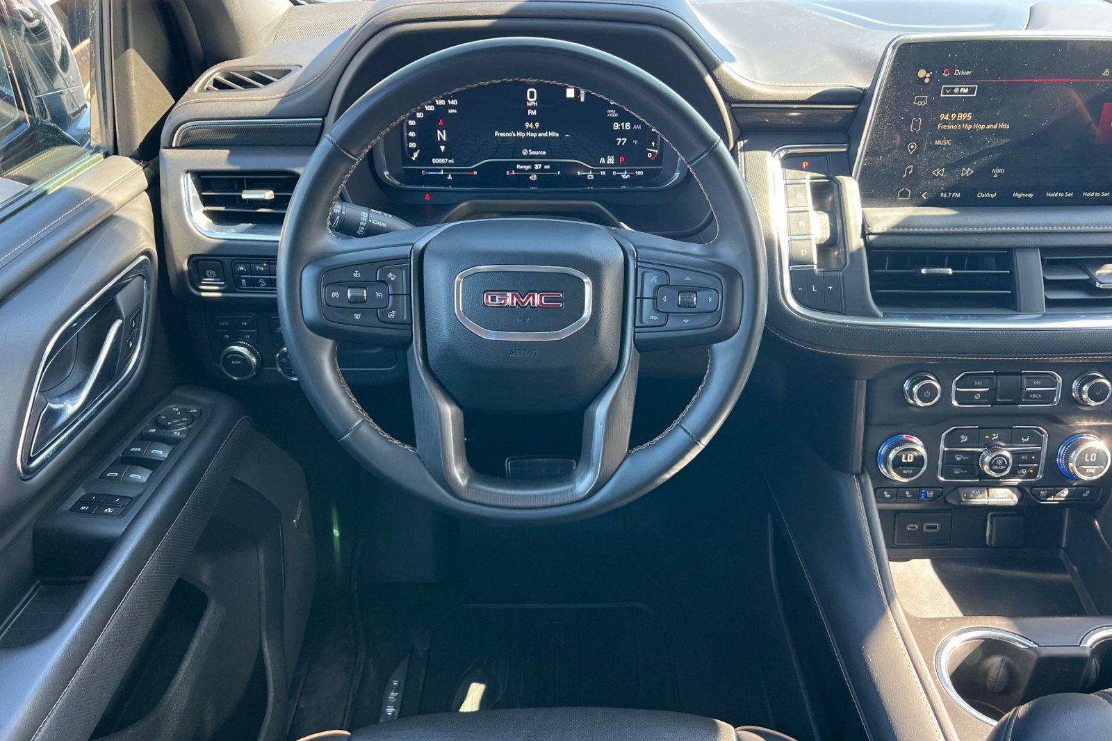 Used 2023 GMC Yukon AT4 w/ AT4 Premium Package AWD/4WD image 19