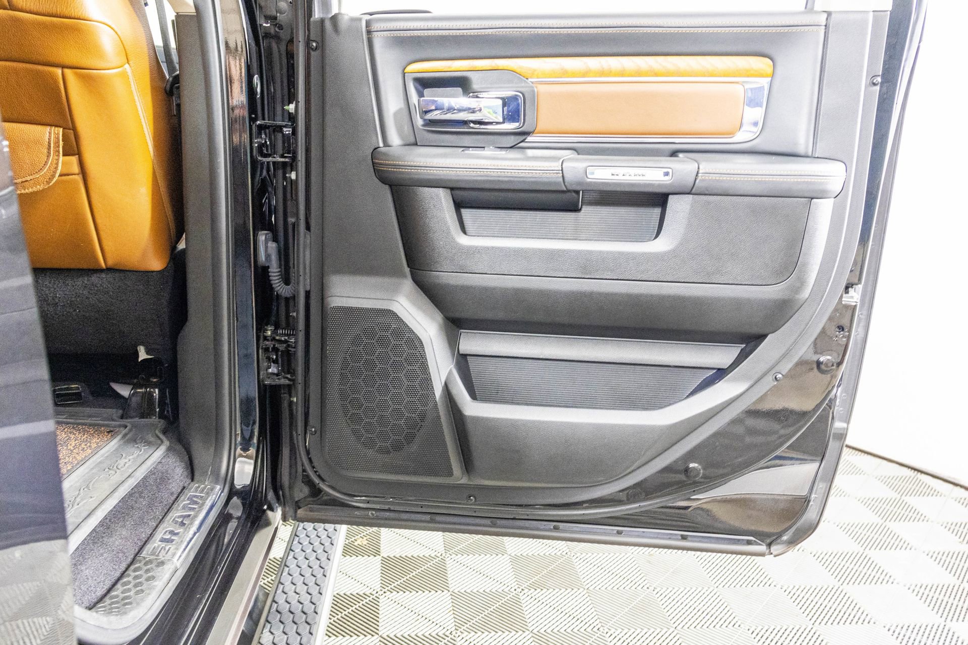 Used 2018 RAM 2500 Longhorn w/ Convenience Group image 42