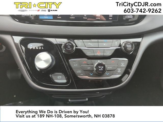 New 2026 Chrysler Voyager LX image 17