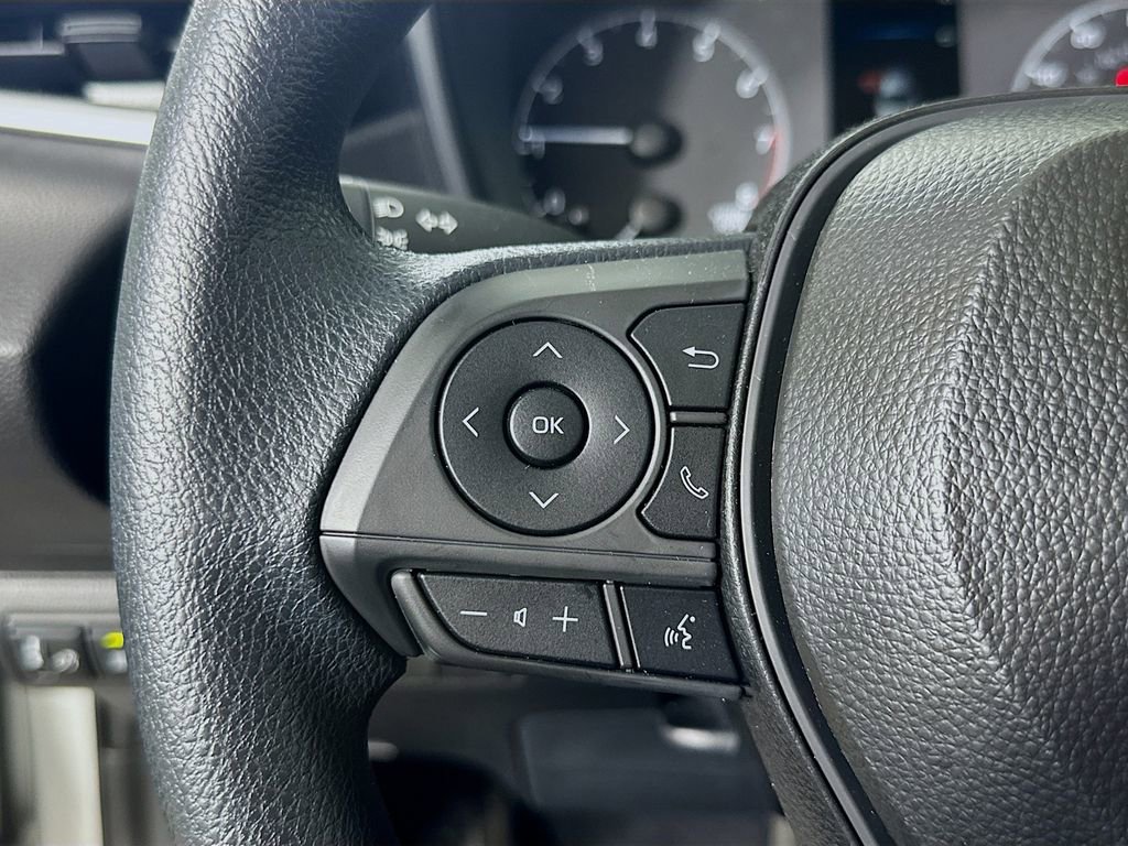 Used 2025 Toyota Corolla LE image 22