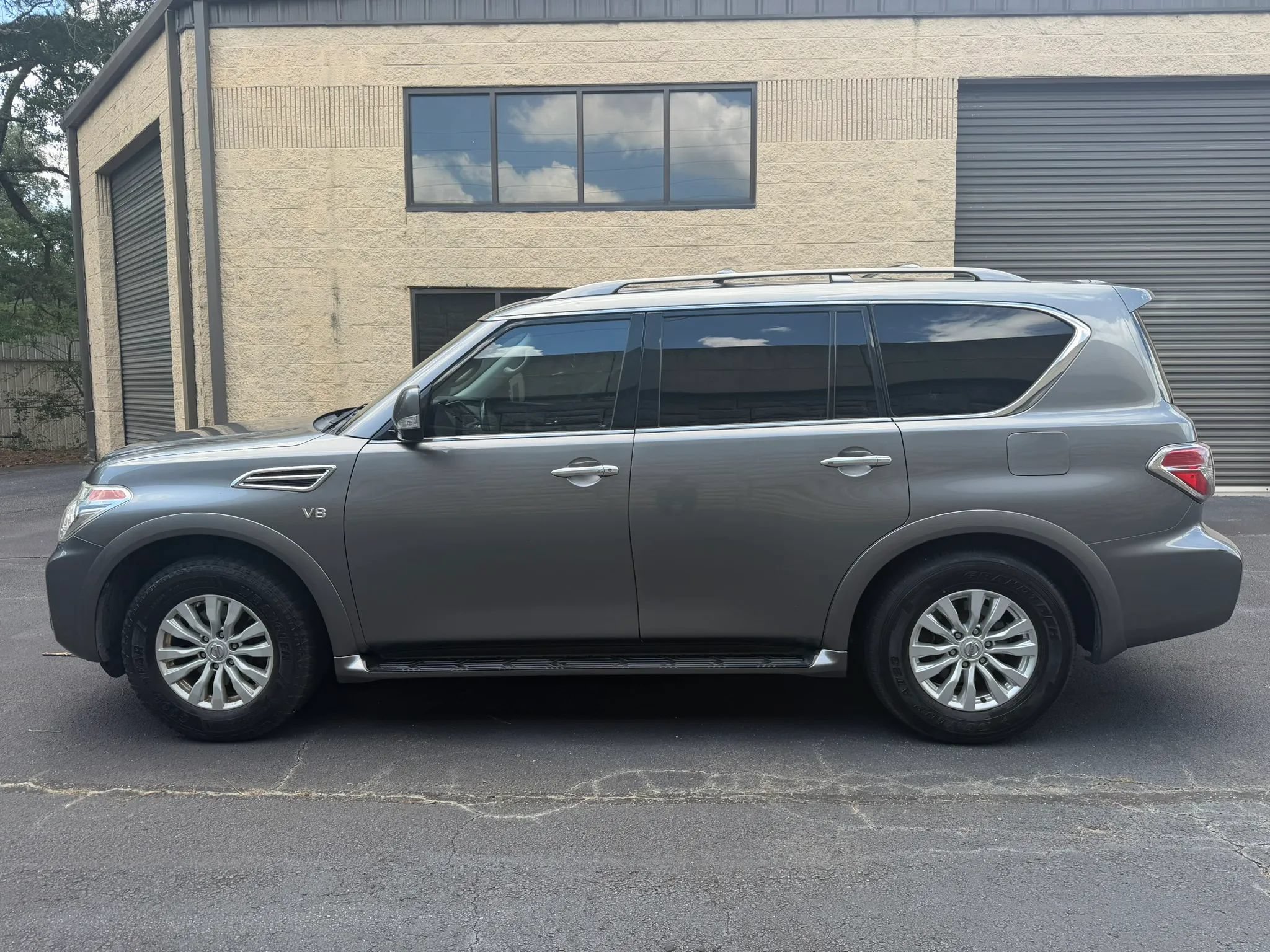 Used 2019 Nissan Armada SV w/ Driver Package RWD image 3