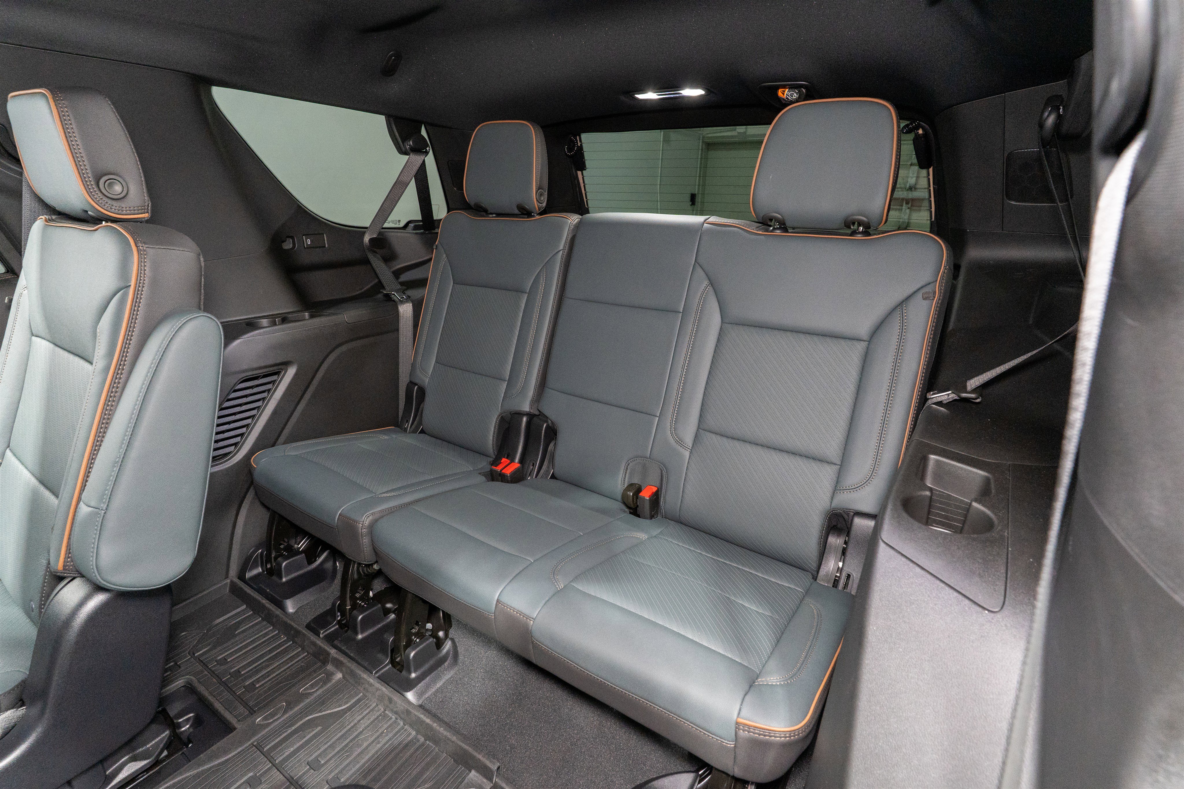 Used 2025 GMC Yukon AT4 w/ Premium Trailering Package image 38