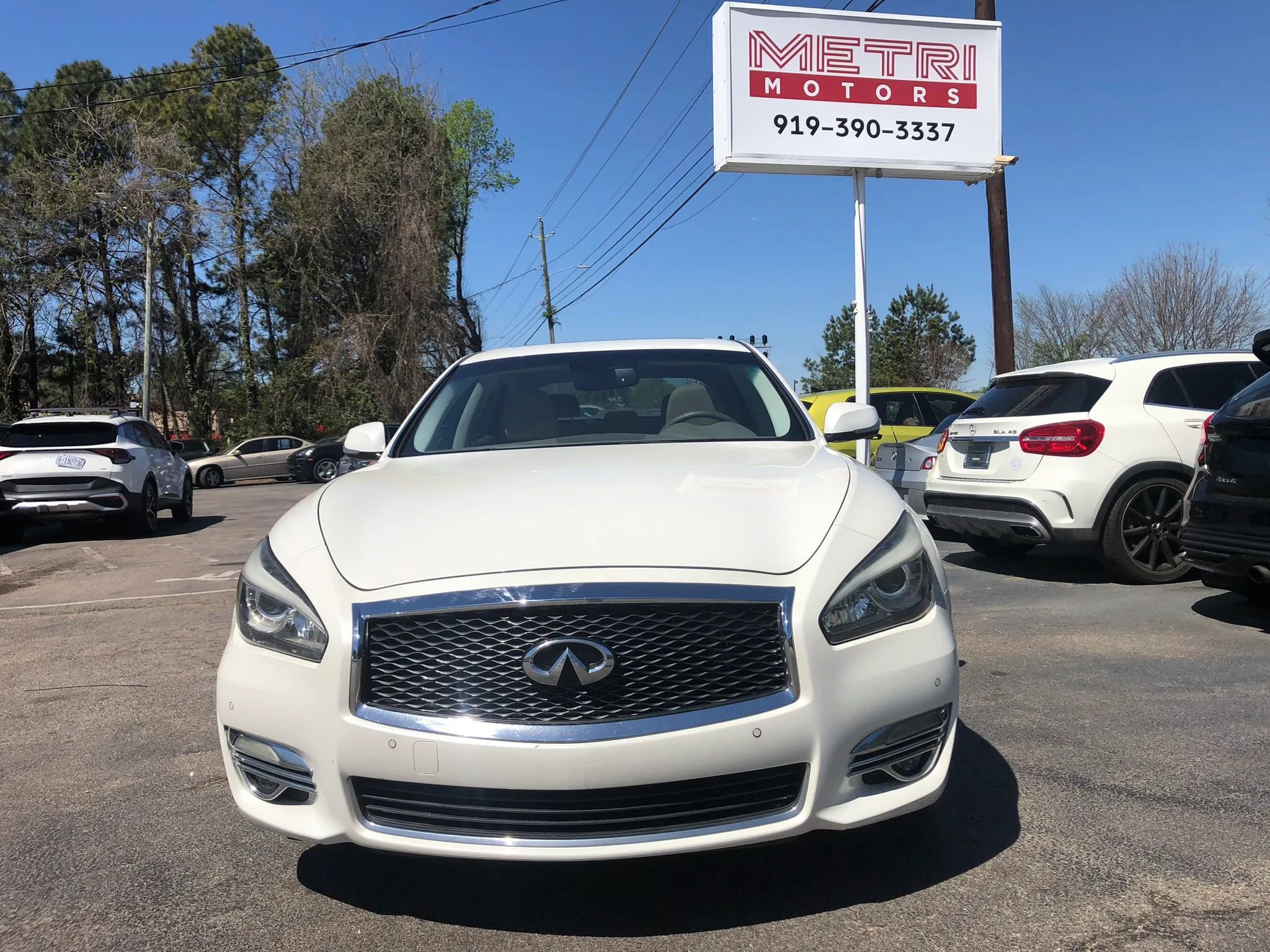 Used 2017 INFINITI Q70 L 3.7 image 7