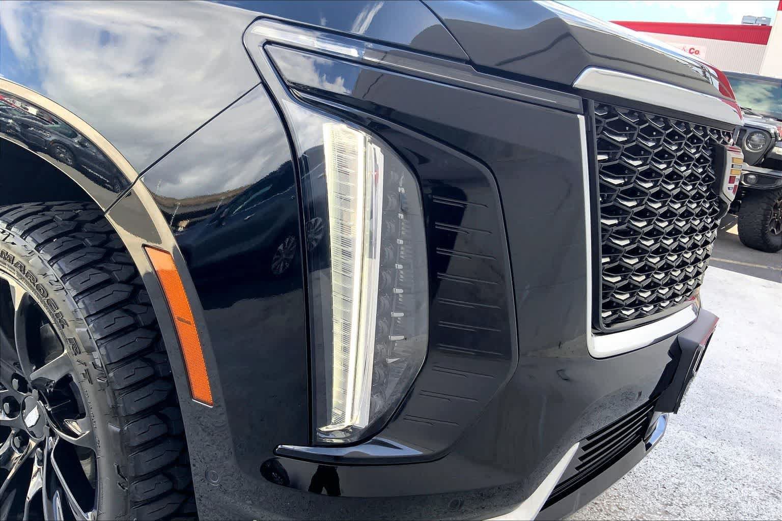 Used 2025 Cadillac Escalade Premium Luxury AWD/4WD image 31