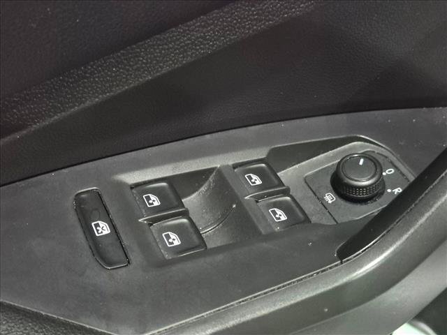 Used 2019 Volkswagen Jetta R-Line w/ R-Line Cold Weather Package FWD image 9
