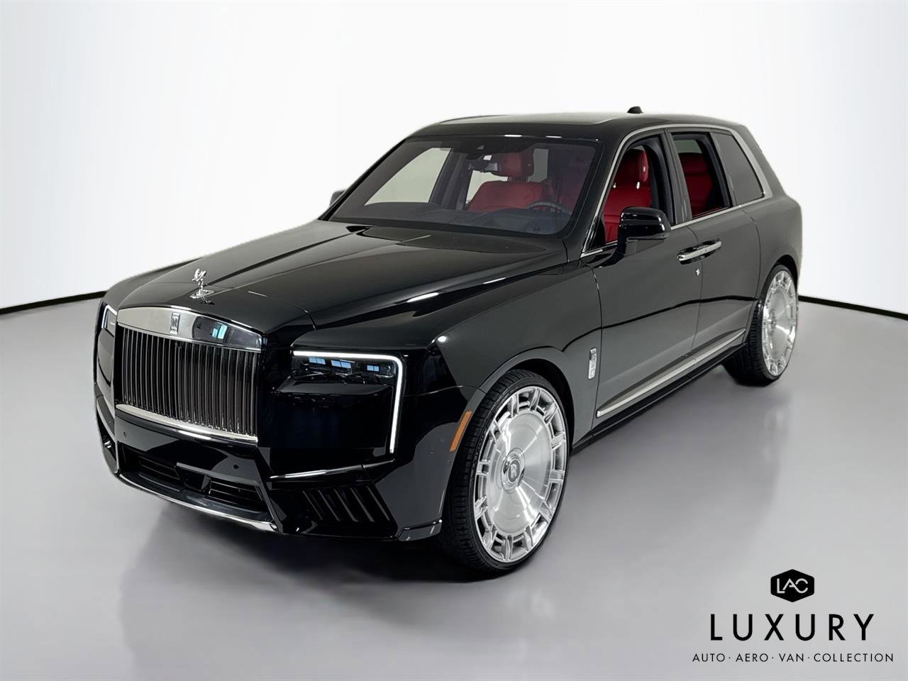 Used 2025 Rolls-Royce Cullinan image 3