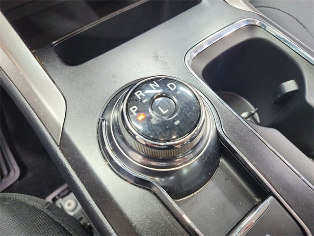 Used 2018 Ford Fusion SE image 25