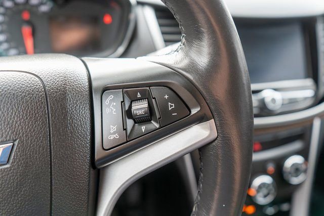 Used 2022 Chevrolet Trax LT w/ LT Convenience Package image 25