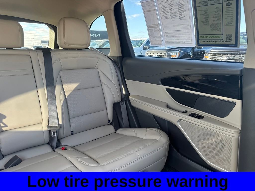 Used 2024 Lincoln Nautilus Premier AWD/4WD image 15