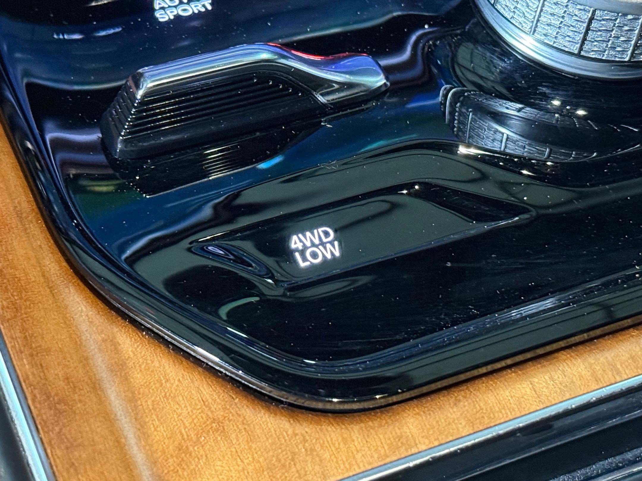 Used 2024 Jeep Grand Wagoneer Series III w/ HD Trailer Tow Package image 35