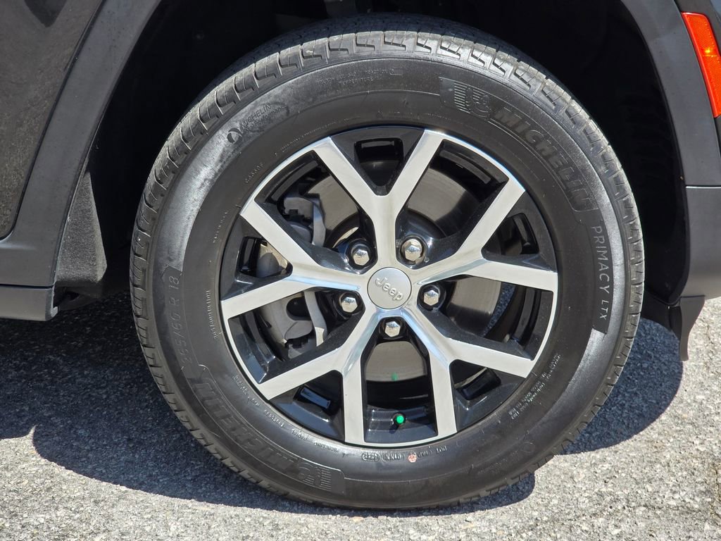 Used 2023 Jeep Grand Cherokee L Limited AWD/4WD image 23