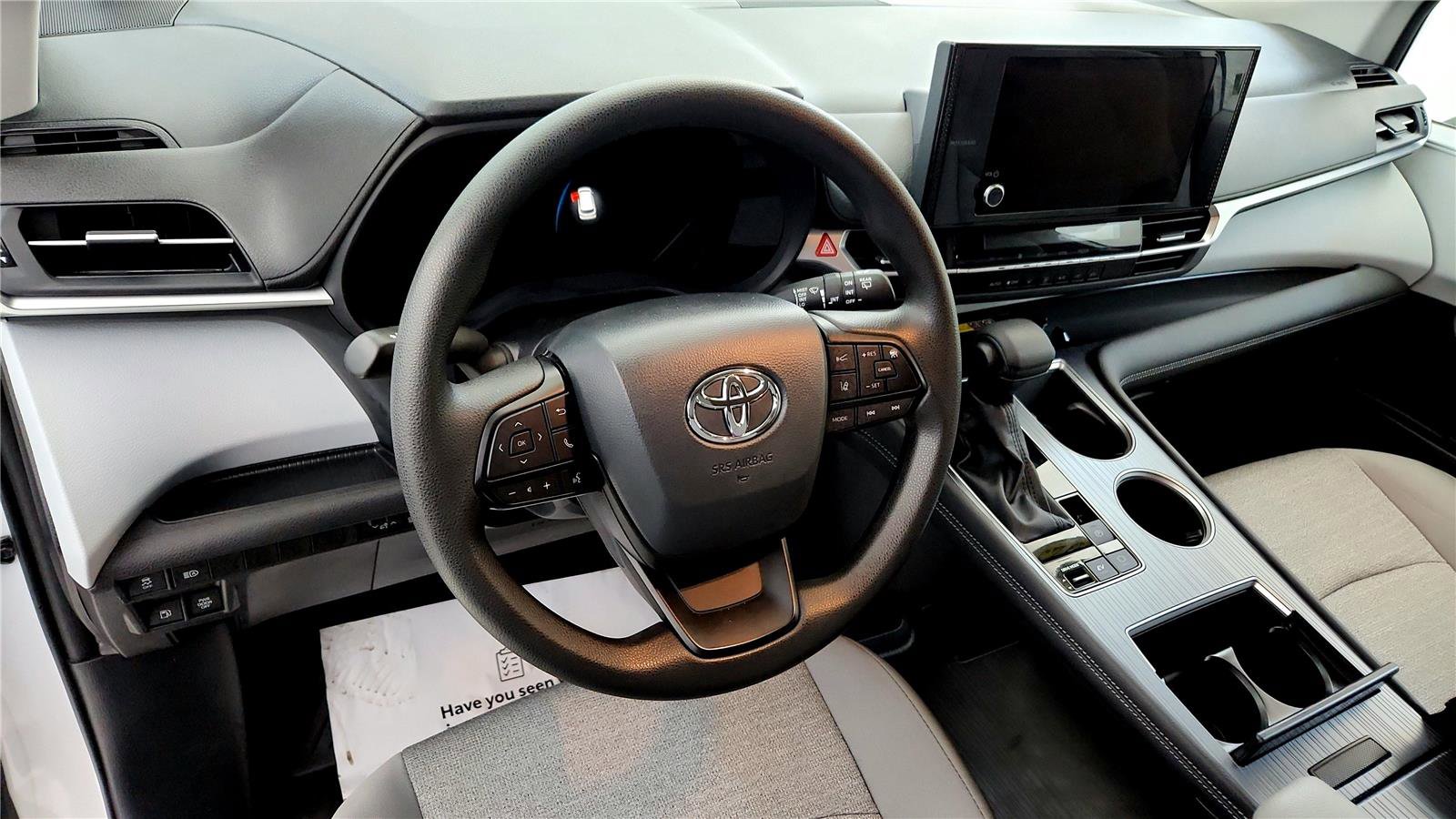 Used 2025 Toyota Sienna LE AWD/4WD image 25