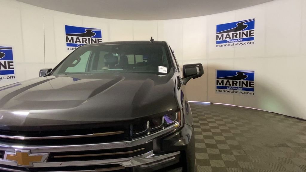 Used 2021 Chevrolet Silverado 1500 High Country w/ Technology Package AWD/4WD image 5