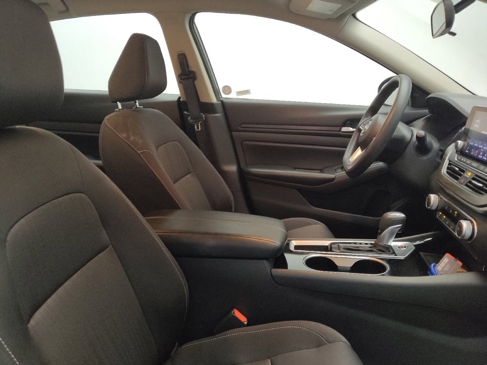 Used 2024 Nissan Altima 2.5 SV image 21