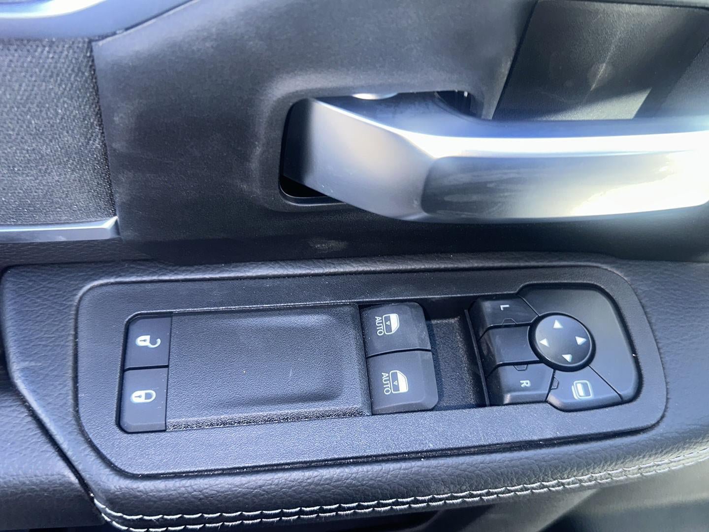 New 2026 RAM 5500 4x4 Regular Cab image 10