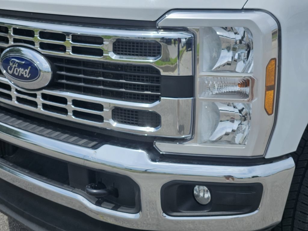 Used 2025 Ford F250 XLT AWD/4WD image 5