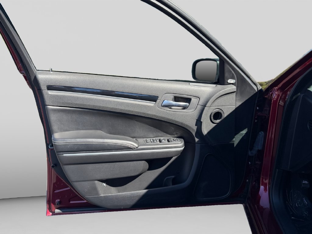 Used 2021 Chrysler 300 S RWD image 11