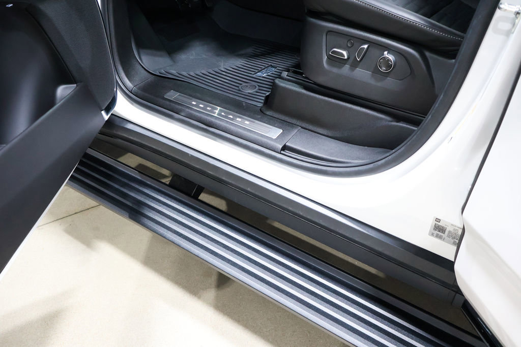 Used 2025 Cadillac Escalade V w/ LPO, Floor Liner Package image 29