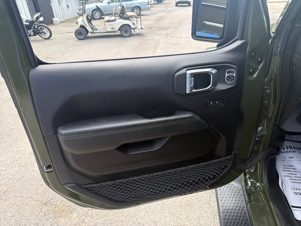 Used 2022 Jeep Wrangler Unlimited Sahara w/ Dual Top Group AWD/4WD image 12
