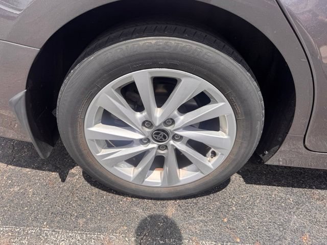 Used 2022 Toyota Camry LE w/ Carpet Mat Package (TMS) FWD image 8