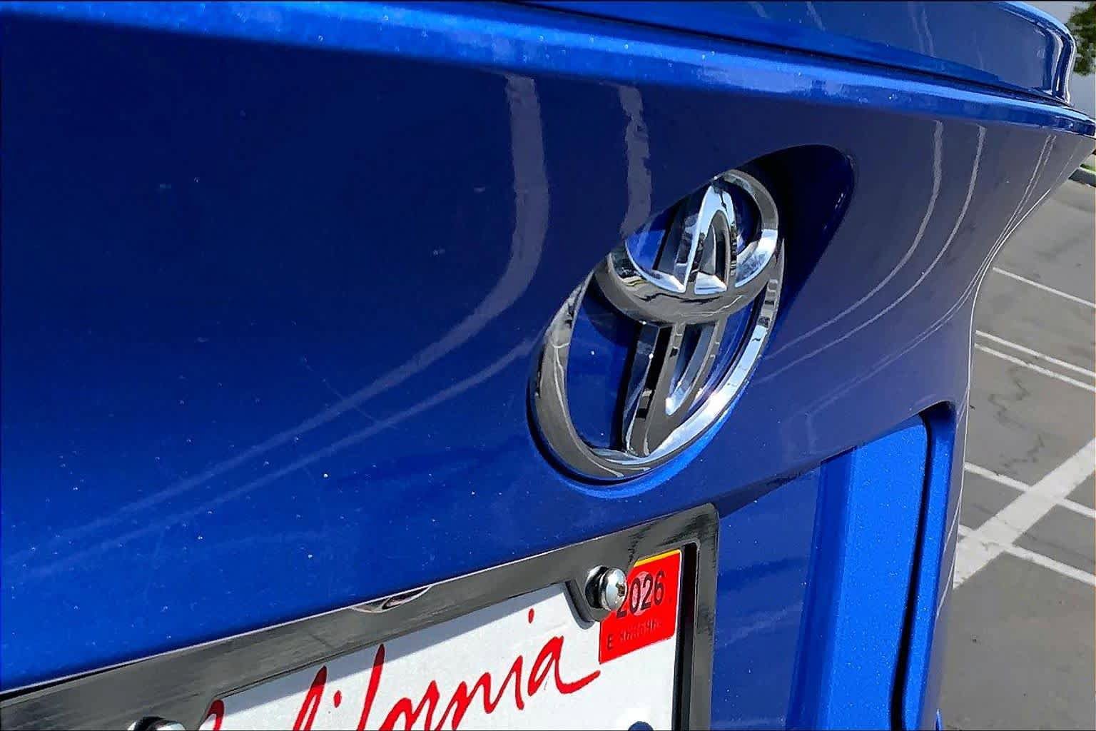 Used 2021 Toyota C-HR XLE FWD image 29