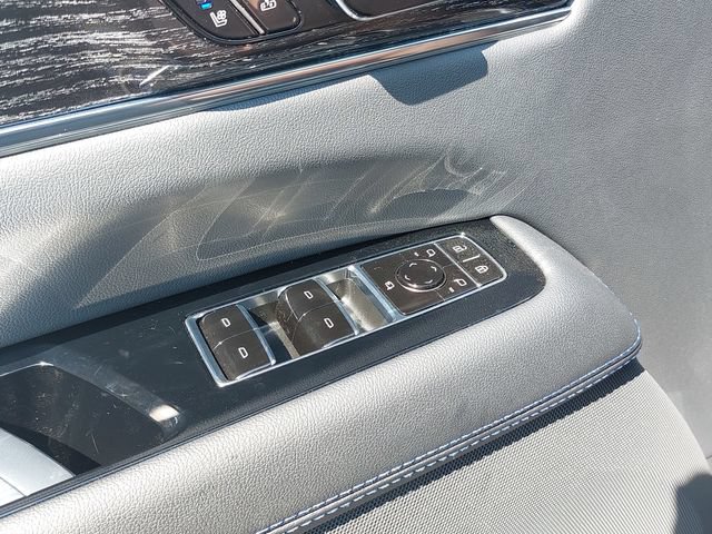 Used 2026 Cadillac Escalade IQ Sport 1 w/ LPO, ONYX Package AWD/4WD image 32