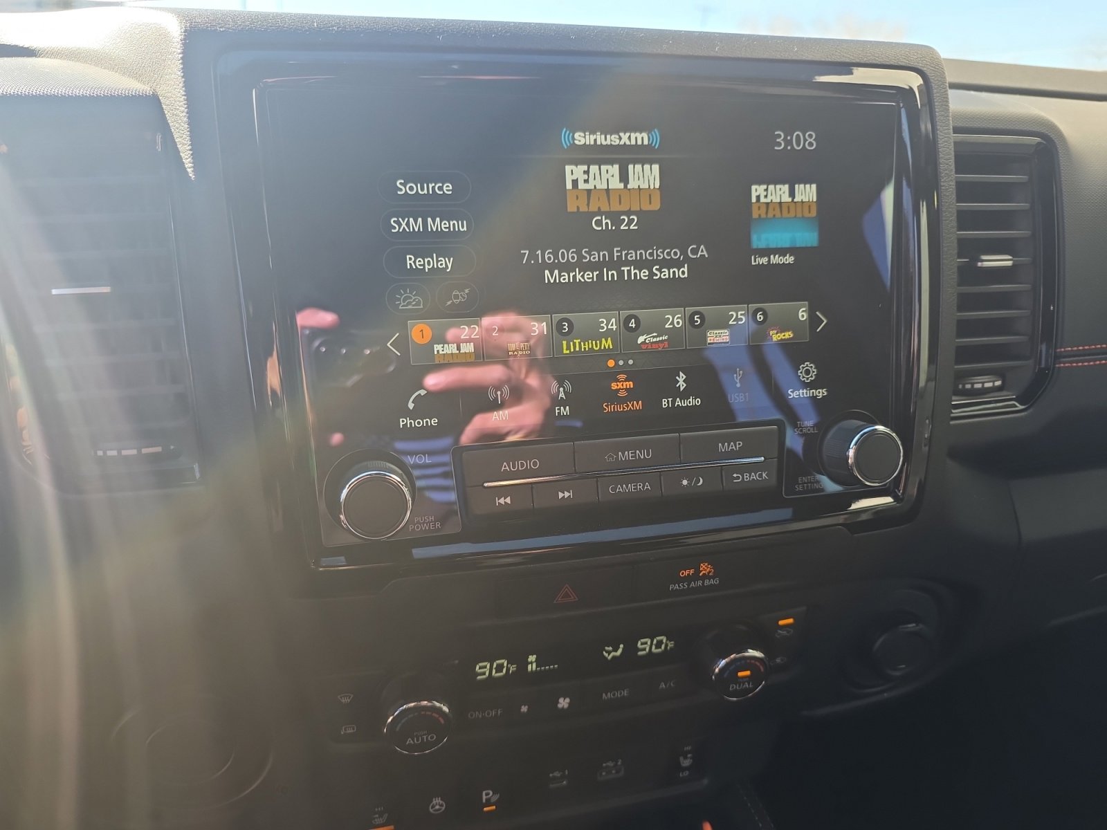 Used 2022 Nissan Frontier Pro-X image 18