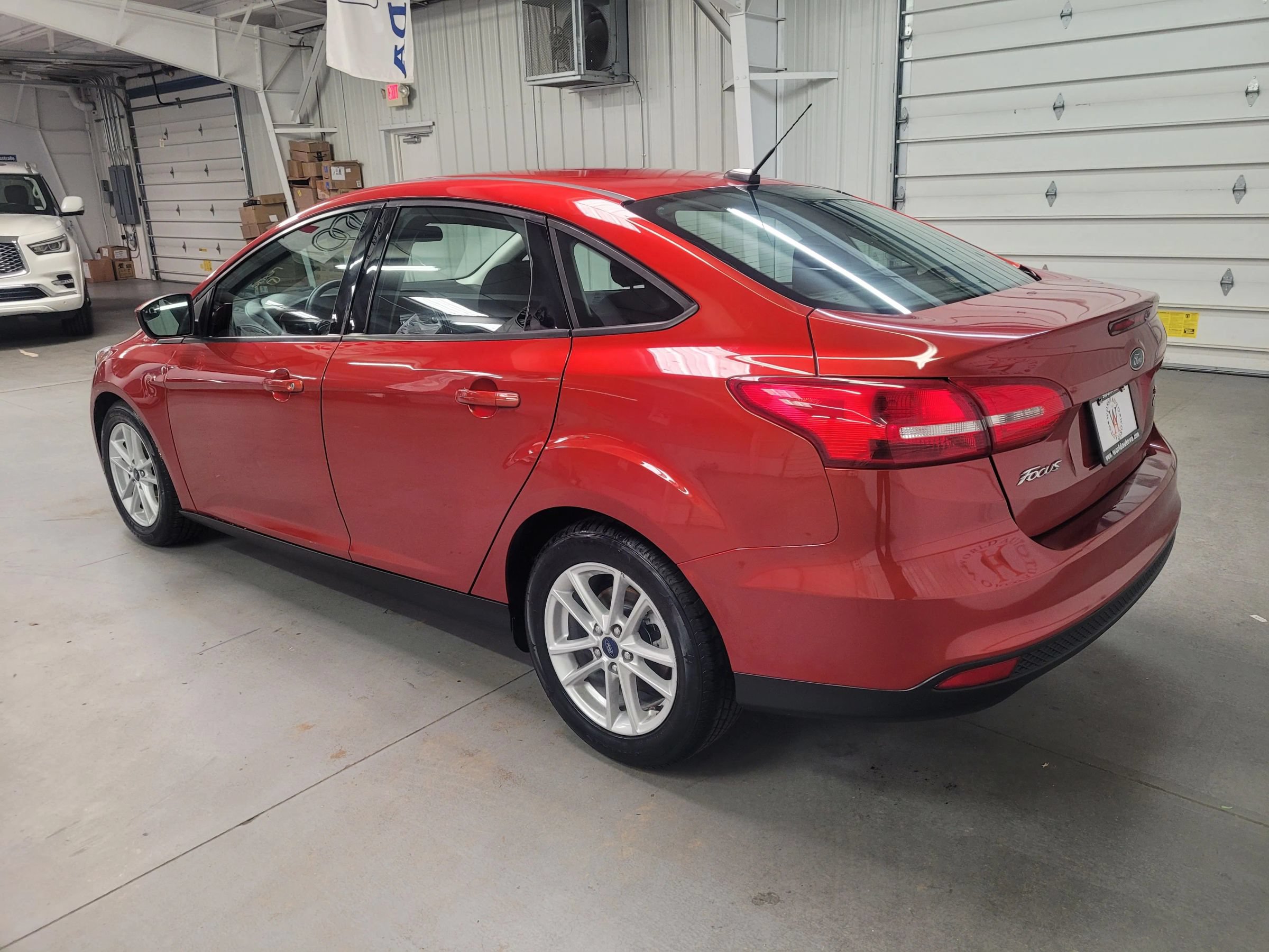 Used 2018 Ford Focus SE FWD image 4