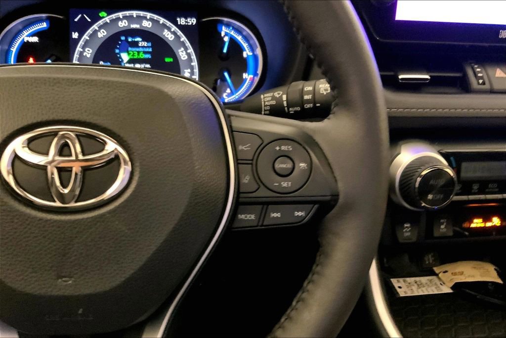 Used 2023 Toyota RAV4 XLE Premium image 19