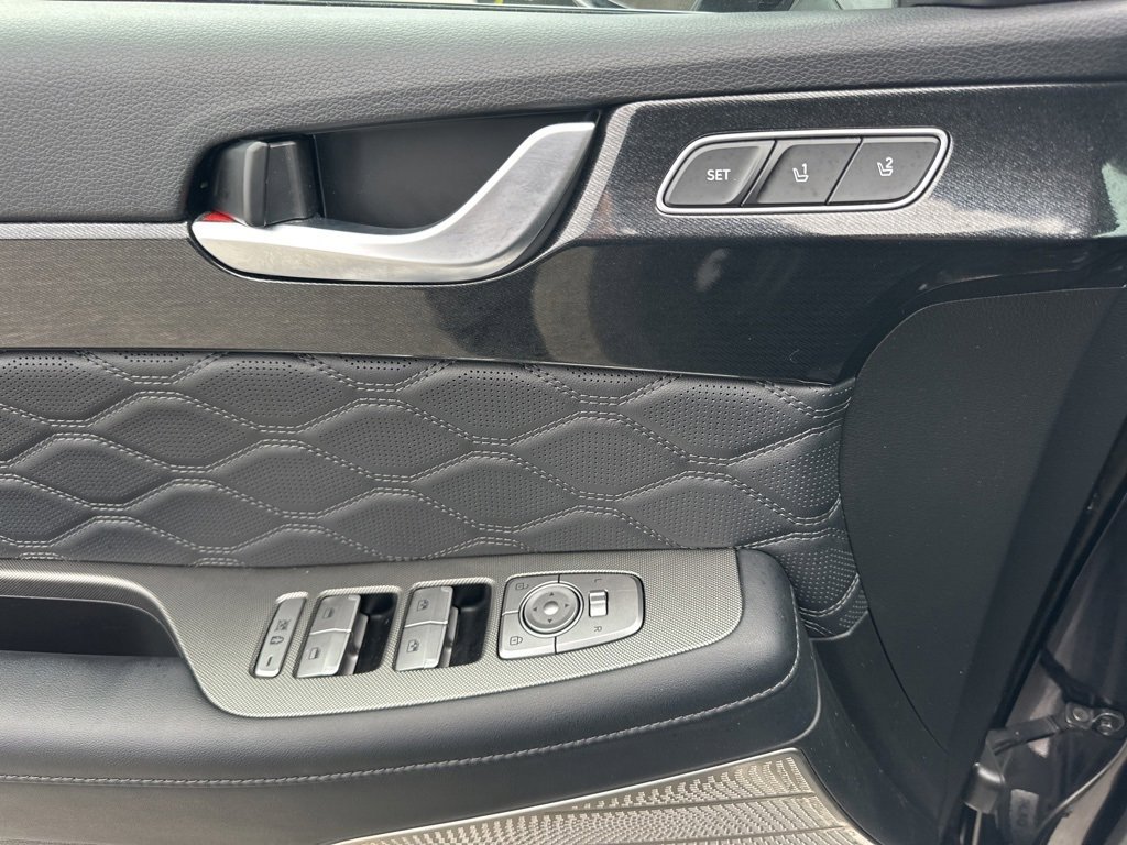 Used 2021 Hyundai Palisade Calligraphy image 30