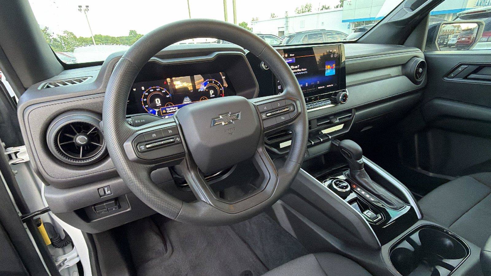 Used 2024 Chevrolet Colorado Trail Boss w/ Advanced Trailering Package AWD/4WD image 3