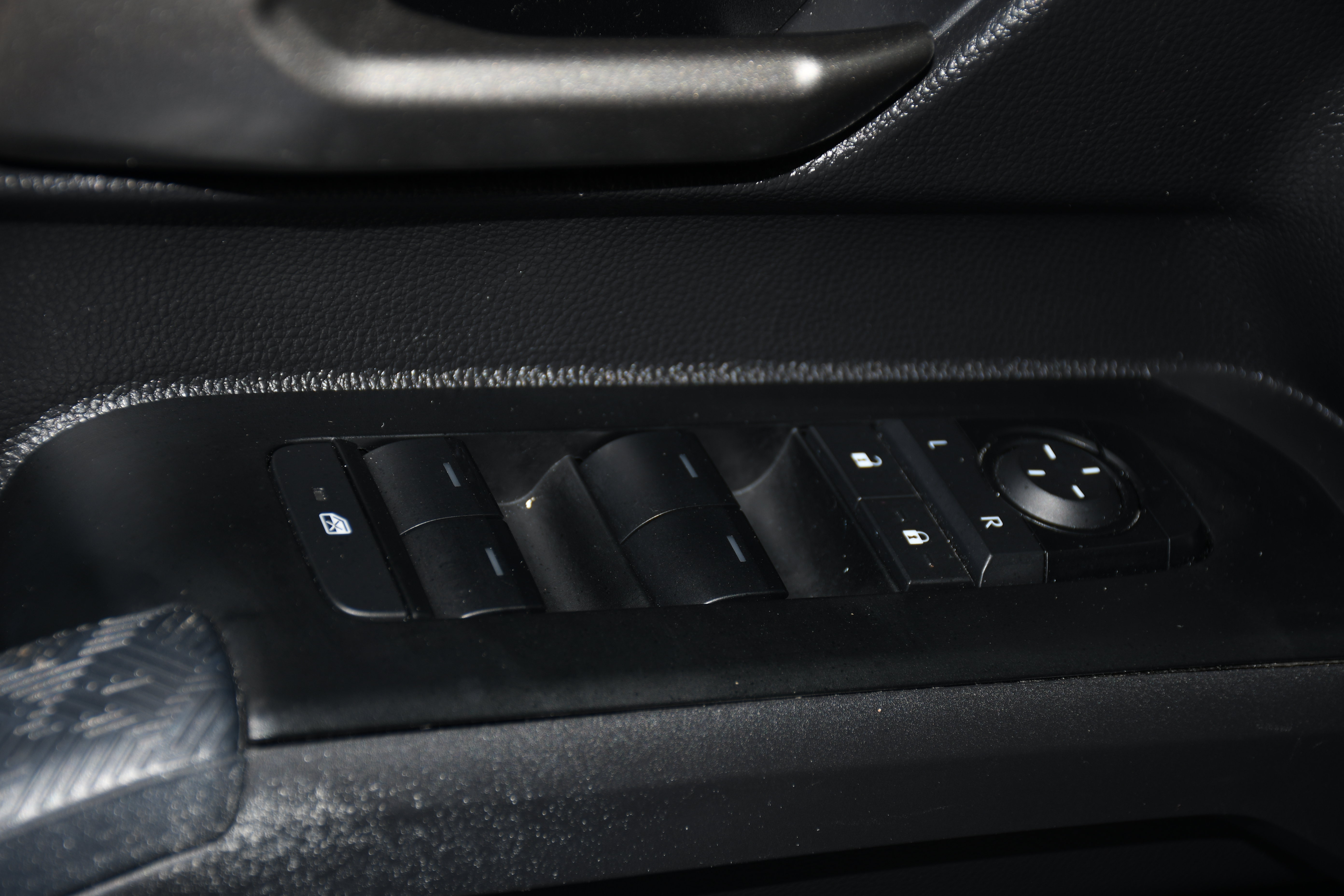 Certified 2025 Toyota Tacoma TRD Sport AWD/4WD image 10