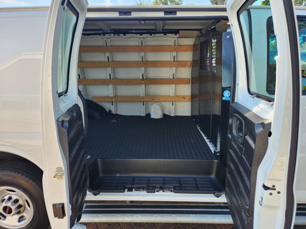 Used 2023 GMC Savana 2500 w/ Driver Convenience Package image 12