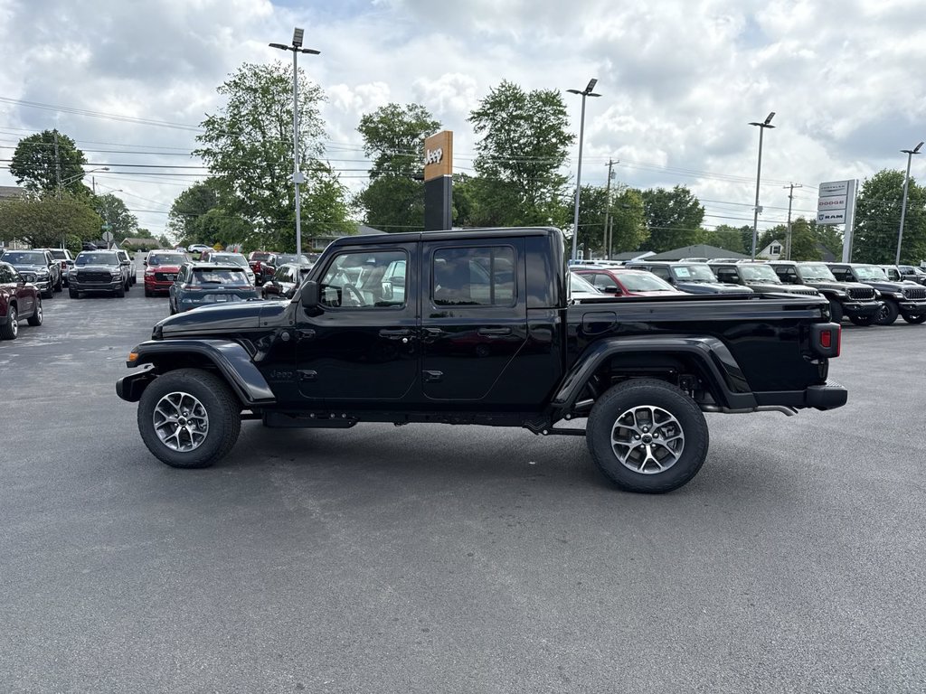 New 2026 Jeep Gladiator Sport AWD/4WD image 11