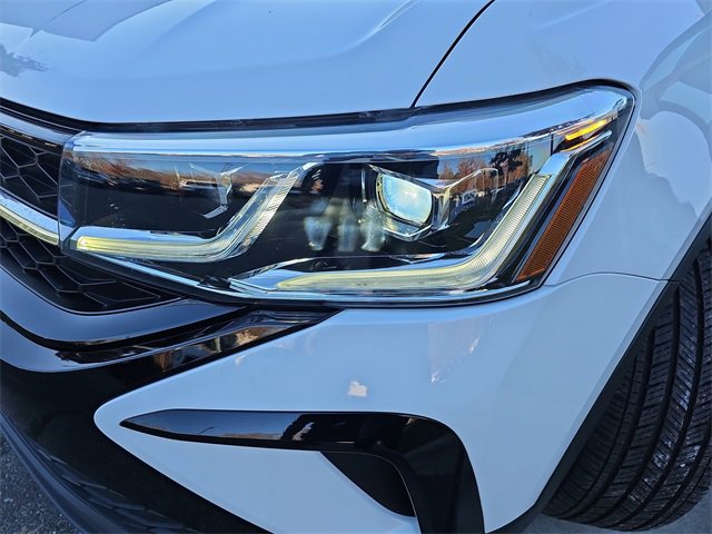 Used 2024 Volkswagen Taos SE image 30