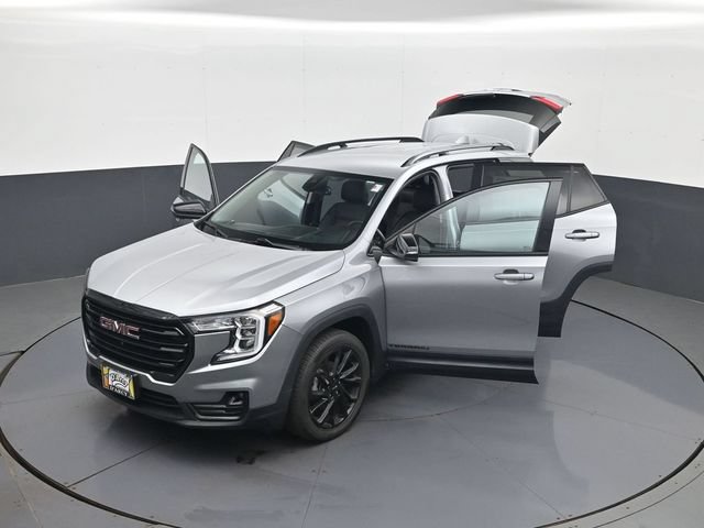 Used 2023 GMC Terrain SLT w/ Tech Package AWD/4WD image 30