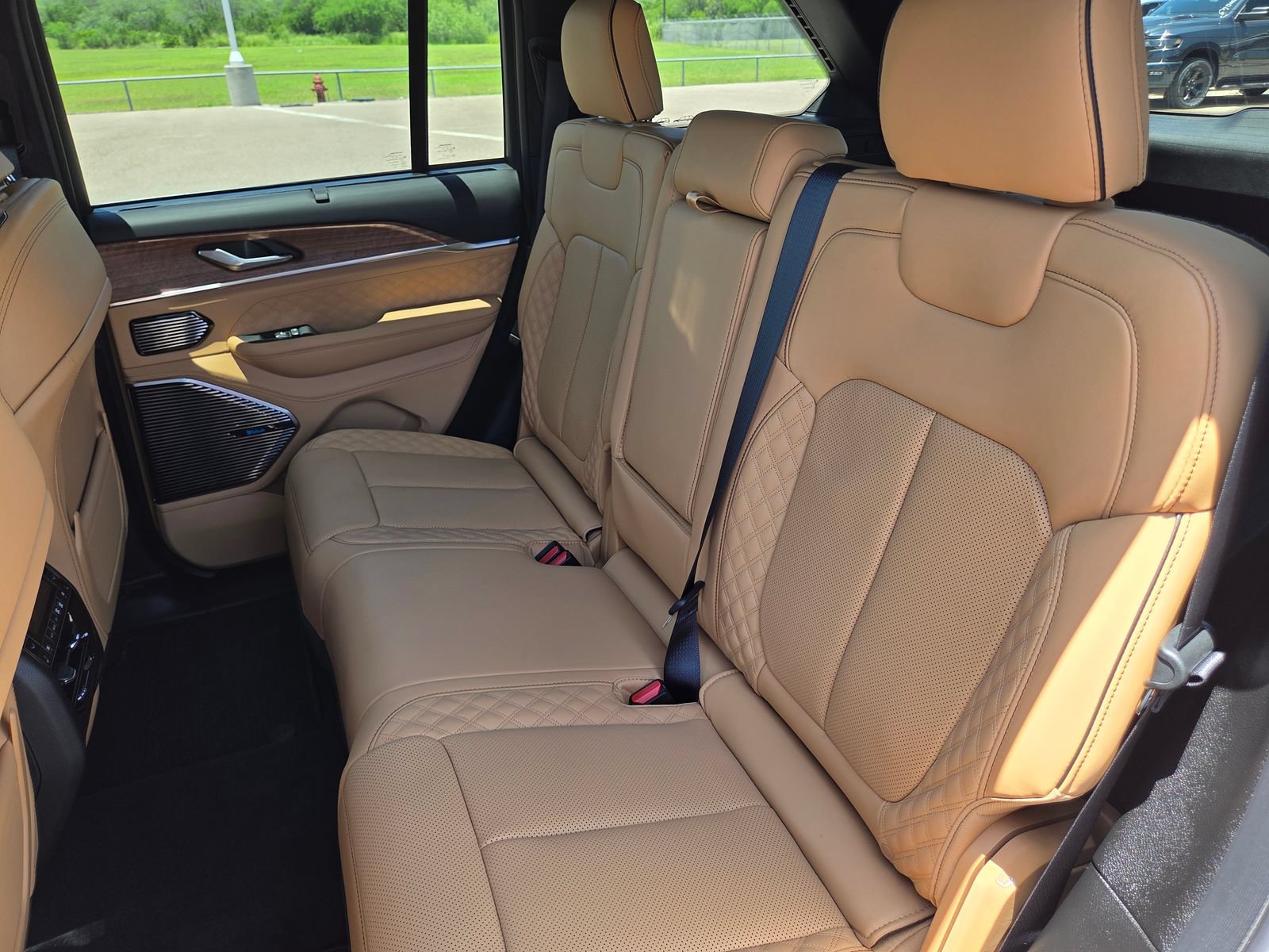 New 2026 Jeep Grand Cherokee Summit AWD/4WD image 24