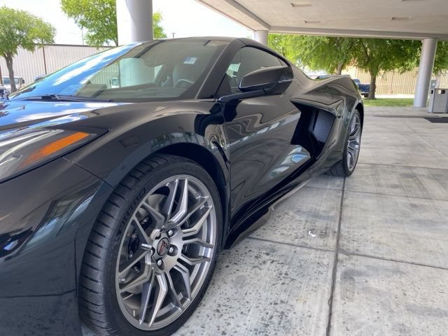 New 2026 Chevrolet Corvette Z06 w/ Stealth Interior Trim Package RWD image 17