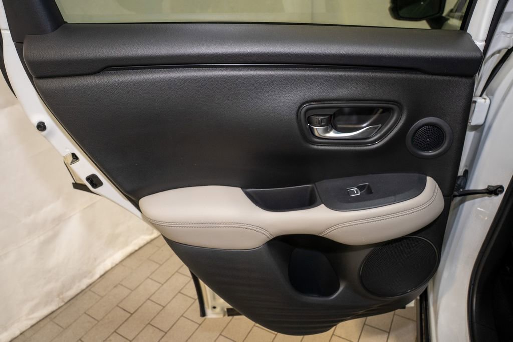 Used 2023 Honda HR-V EX-L image 9